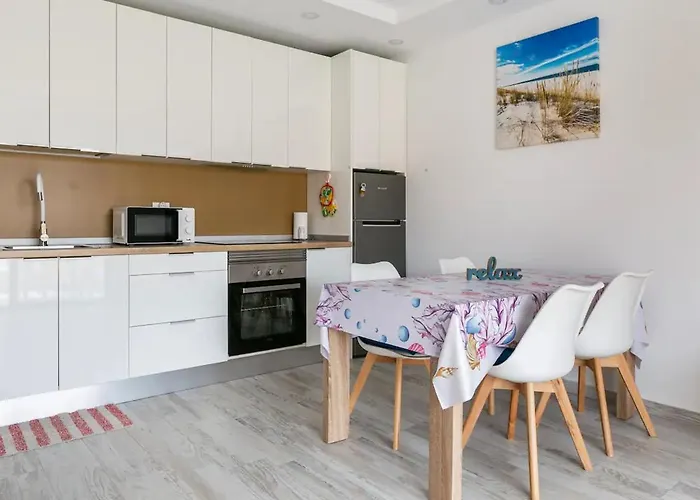 Apartment Luxury Flat, Few Minutes From Fanabe Beach!