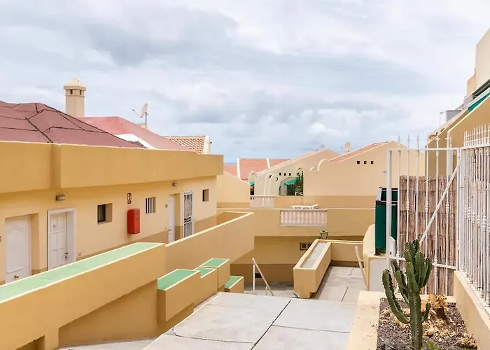 Luxury Flat, Few Minutes From Fanabe Beach!