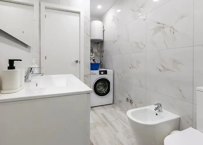 Апартаменти Luxury Flat, Few Minutes From Fanabe Beach!