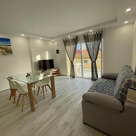 Luxury Flat, Few Minutes From Fanabe Beach! Apartmán